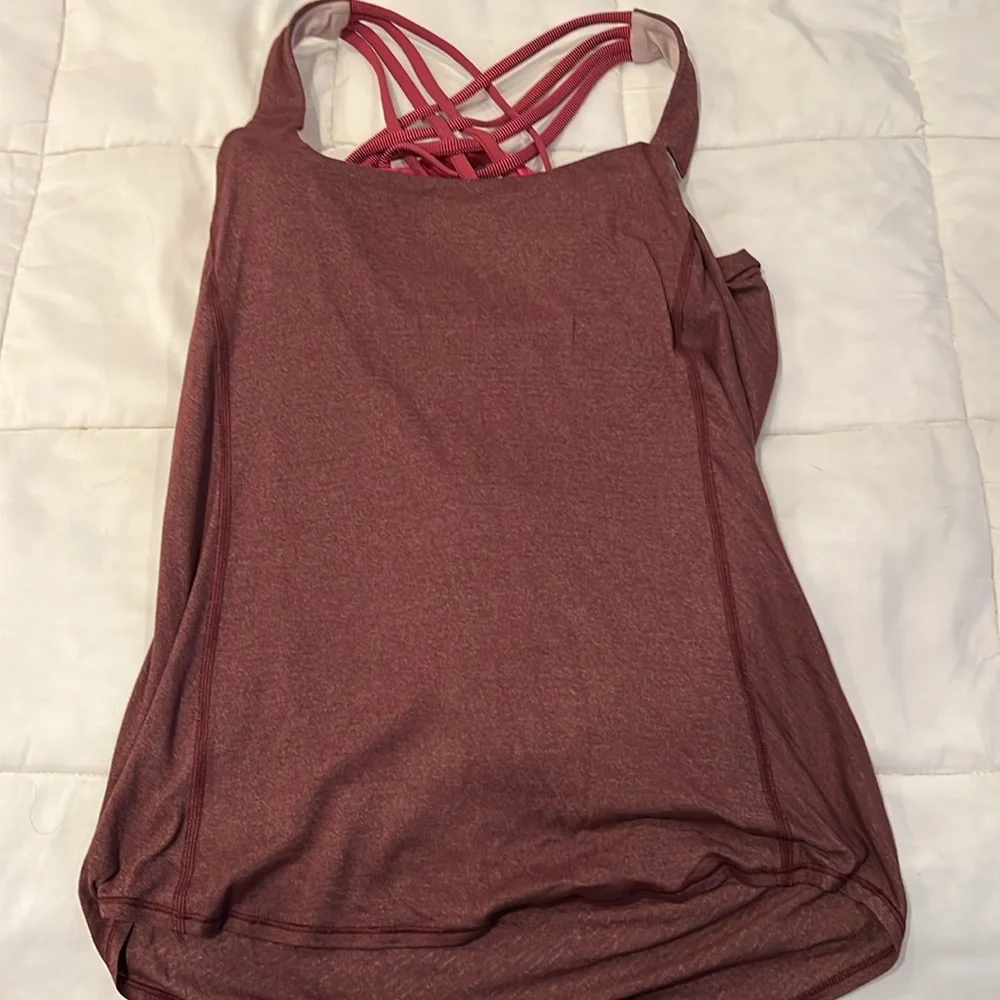 Lululemon tank size 6 excellent condition - Picture 6 of 6